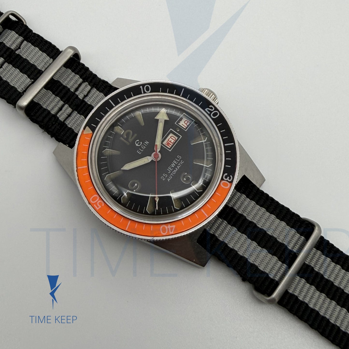 Vintage Elgin Skin Diver Day Date Bakelite Bezel