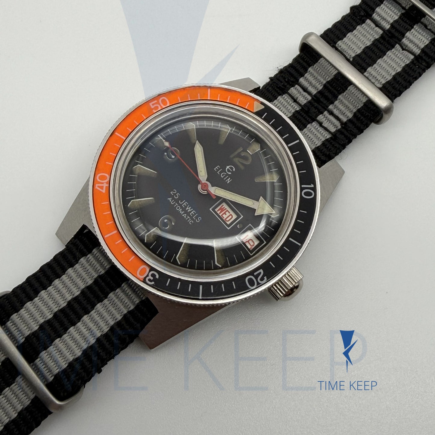 Vintage Elgin Skin Diver Day Date Bakelite Bezel